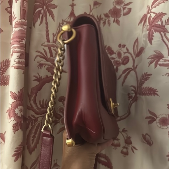 Chanel Red Leather Shoulder Bag with Gold Chain - Picture 3 of 17